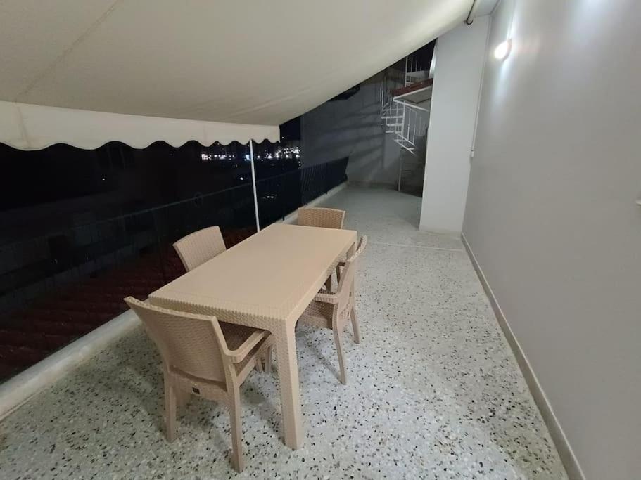 Athens Sky Suites 1 Pireus Exteriör bild